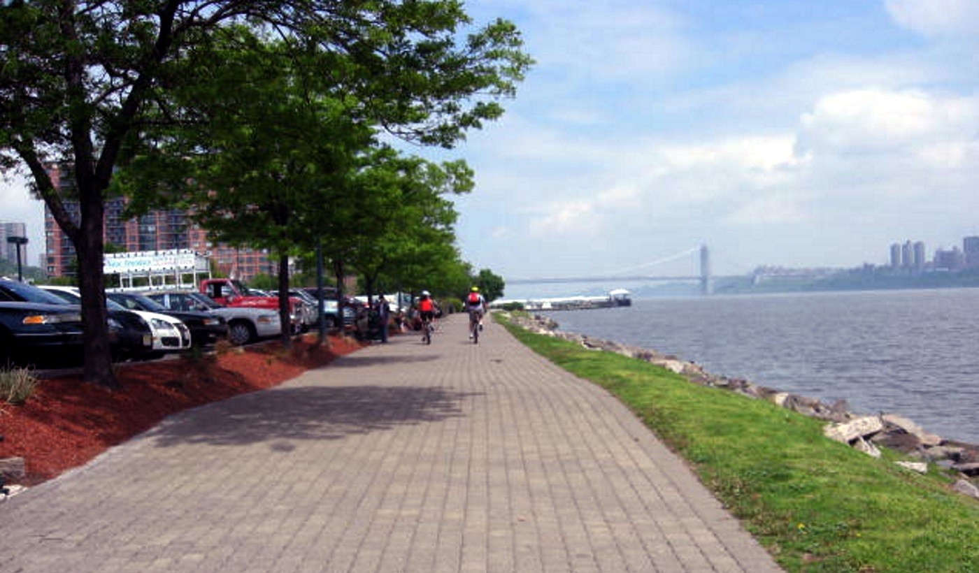 Stroll on the river's edgeEnjoy proximity to NYC shopping & entertainment